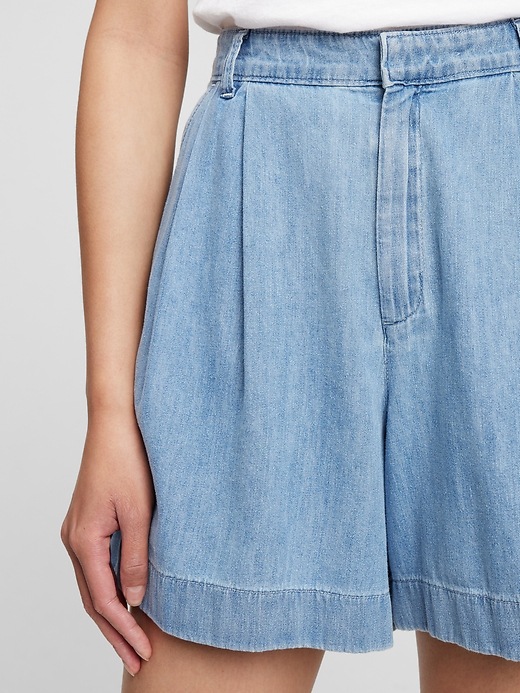 Image number 3 showing, High Rise Pleated Chambray Shorts with Washwell