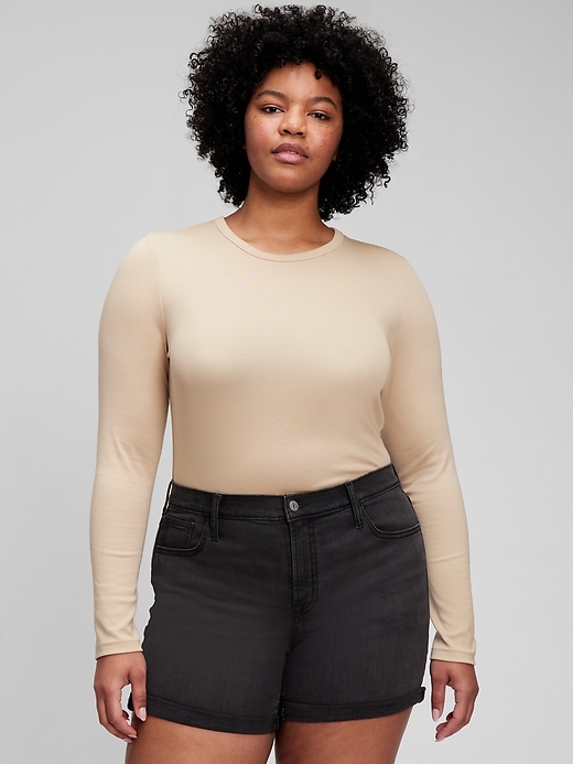 1 of 8 showing, with the color wicker beige of product Modern Crewneck T-Shirt