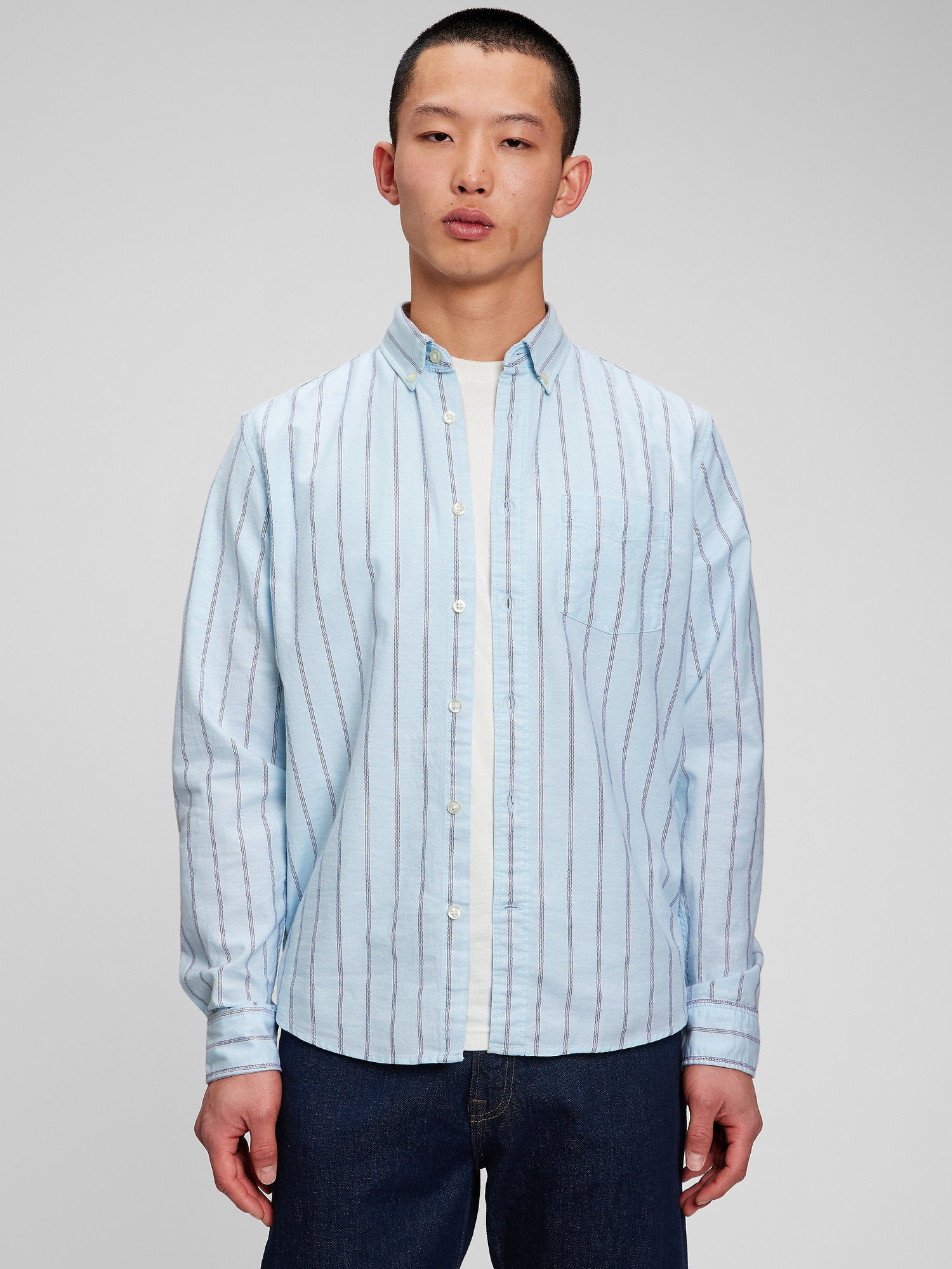 Gap Classic Oxford Shirt in Untucked Fit with In-Conversion Cotton blue. 1