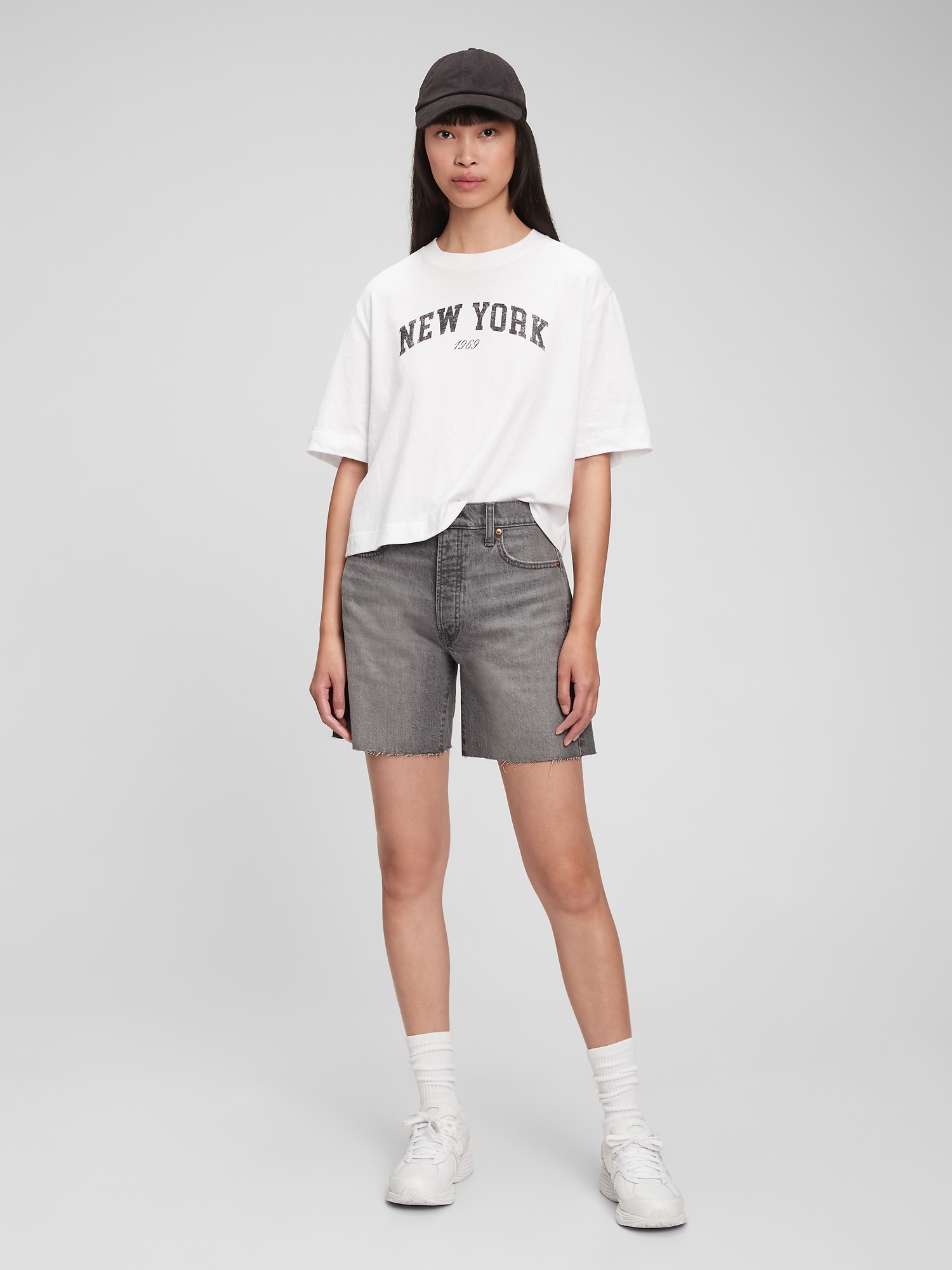 Gap 6" High Rise Cheeky Midi Shorts With Washwell In Washed Grey