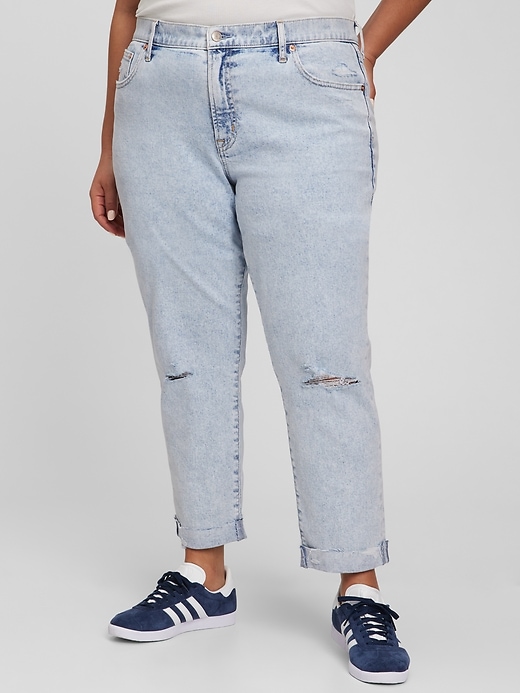 Image number 4 showing, Mid Rise Girlfriend Jeans with Washwell