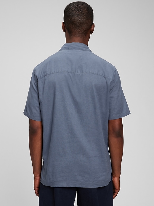 2 of 8 showing, with the color blue pearl of product Vacay Shirt in Linen-Cotton