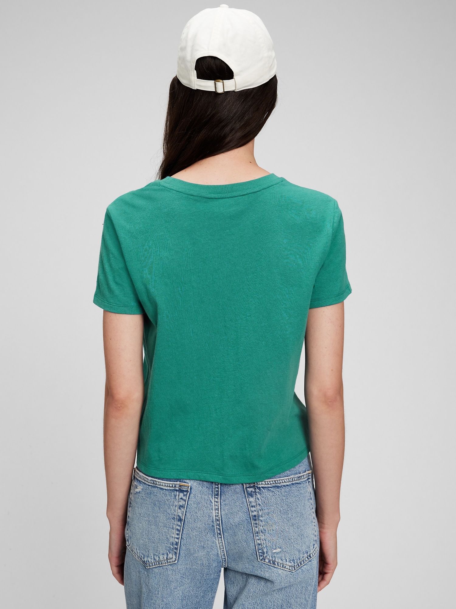 gap shrunken tee