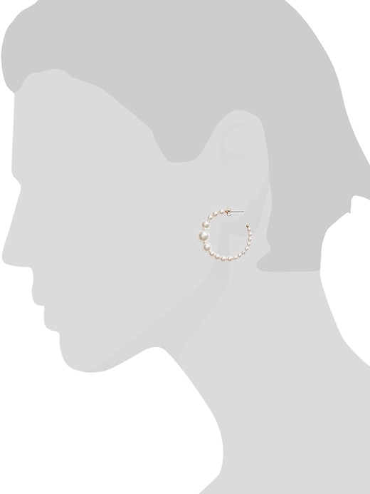 2 of 8 showing, with the color white pearl of product Pearly Hoop Earrings