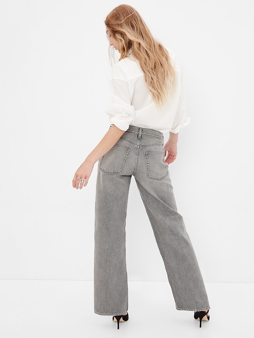 2 of 8 showing, with the color grey wash of product Low Rise Stride Jeans