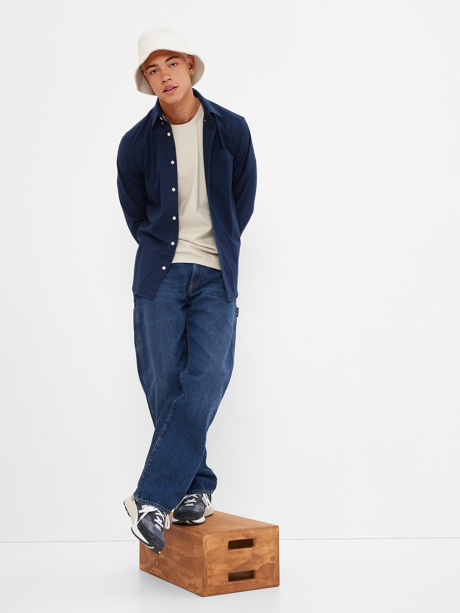 Gap Classic Oxford Shirt in Standard Fit