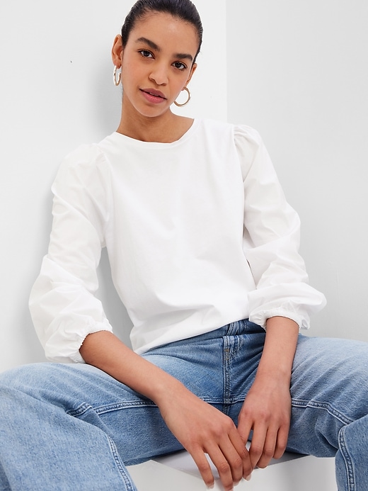 1 of 8 showing, with the color new off white of product Puff Sleeve Top