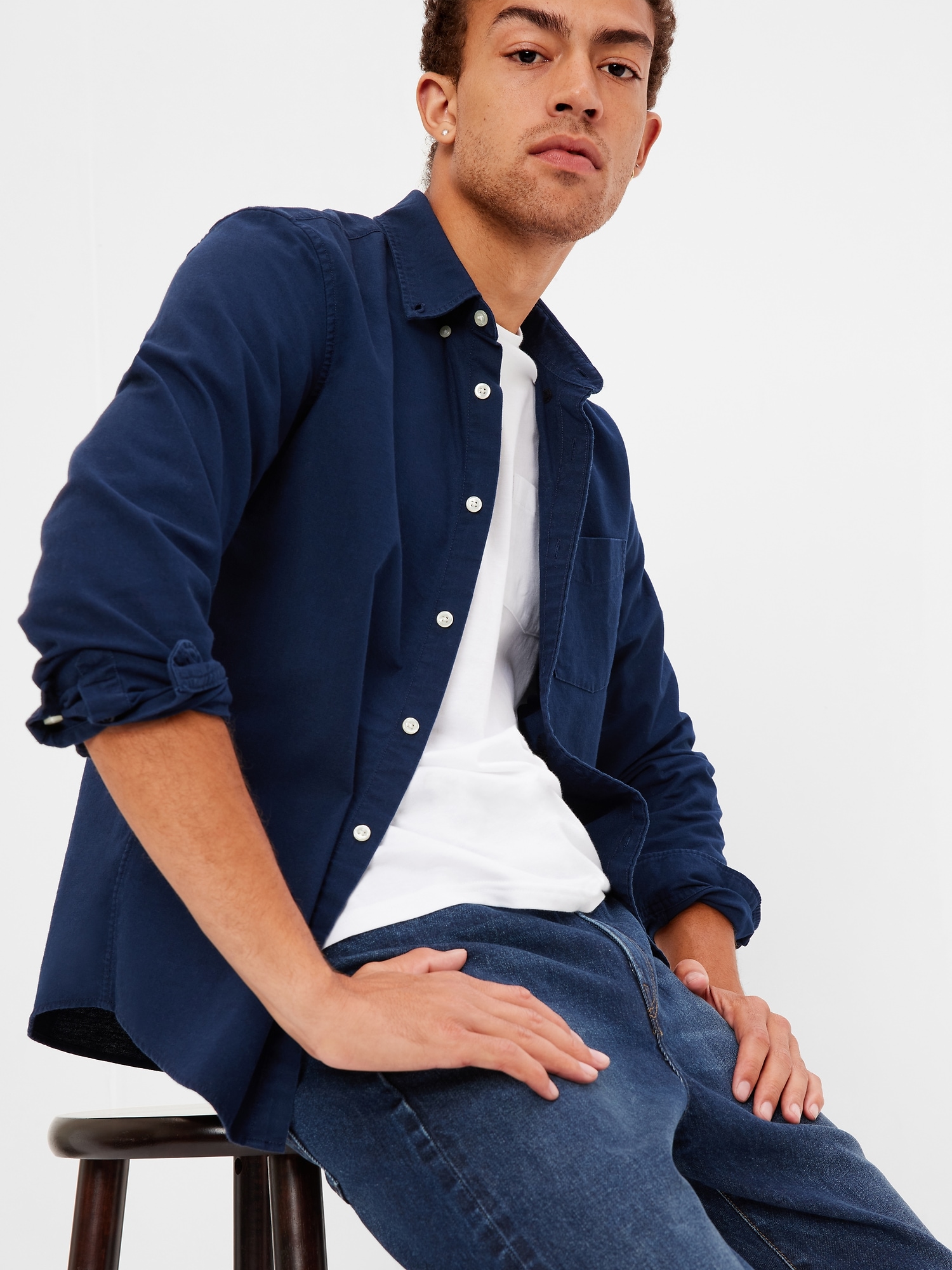 Gap Classic Oxford Shirt in Untucked Fit blue. 1