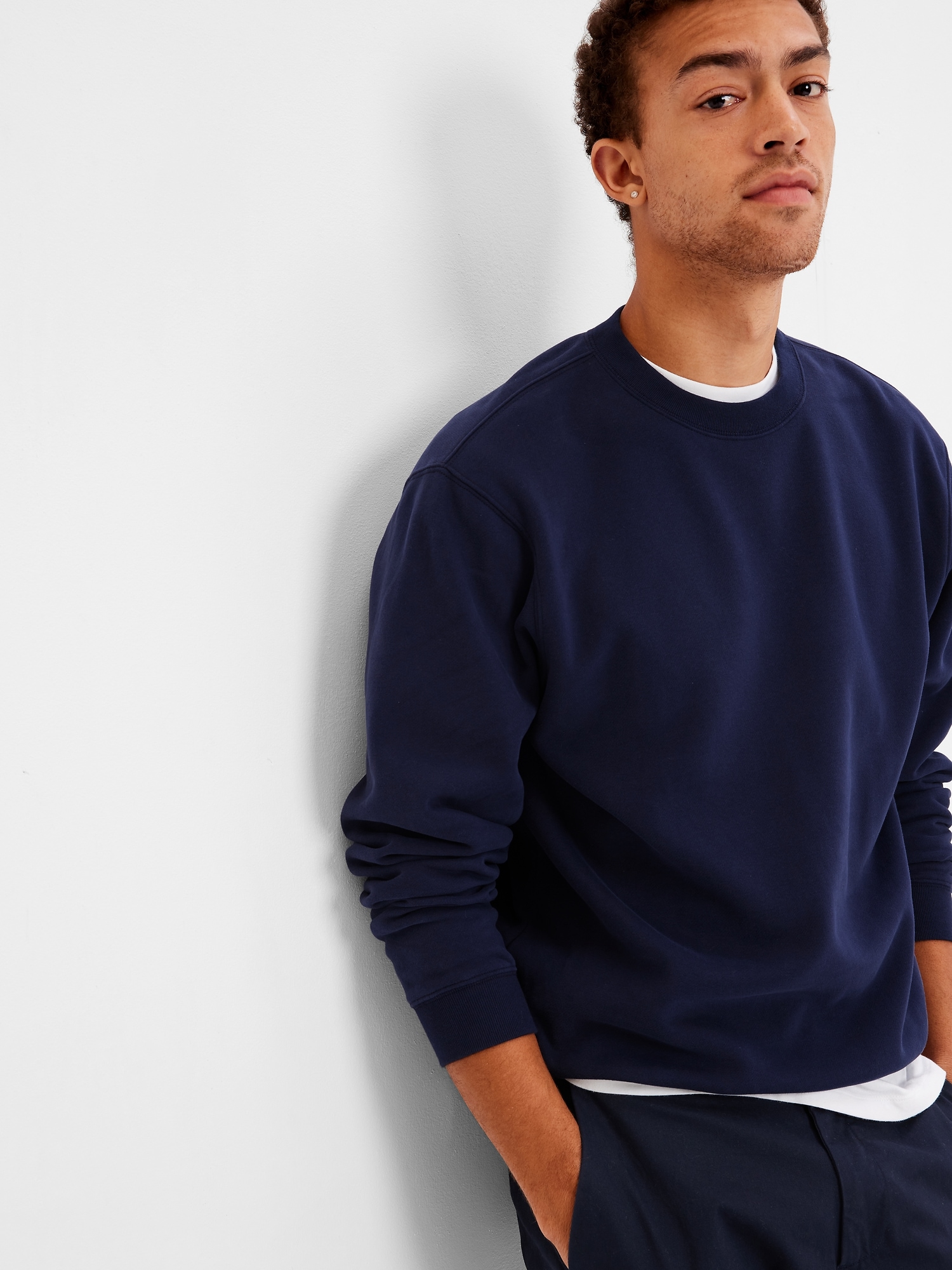 CREW NECK LONG SLEEVE SWEATSHIRT