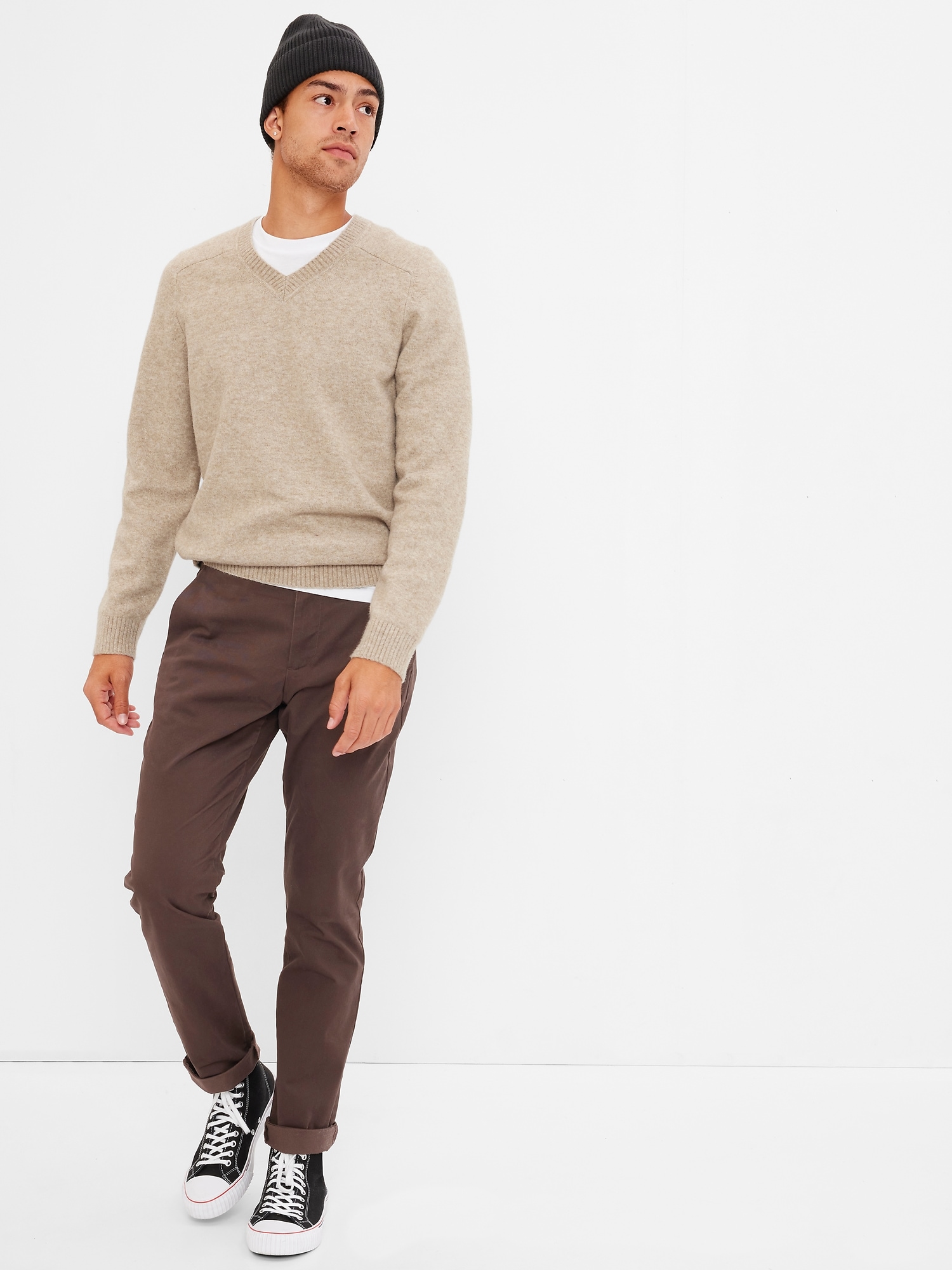 Gap Modern Khakis in Athletic Taper with GapFlex brown. 1