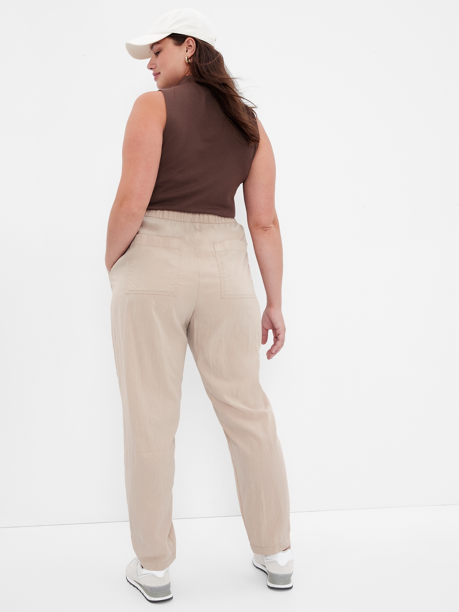 Gap pull on sale on pants