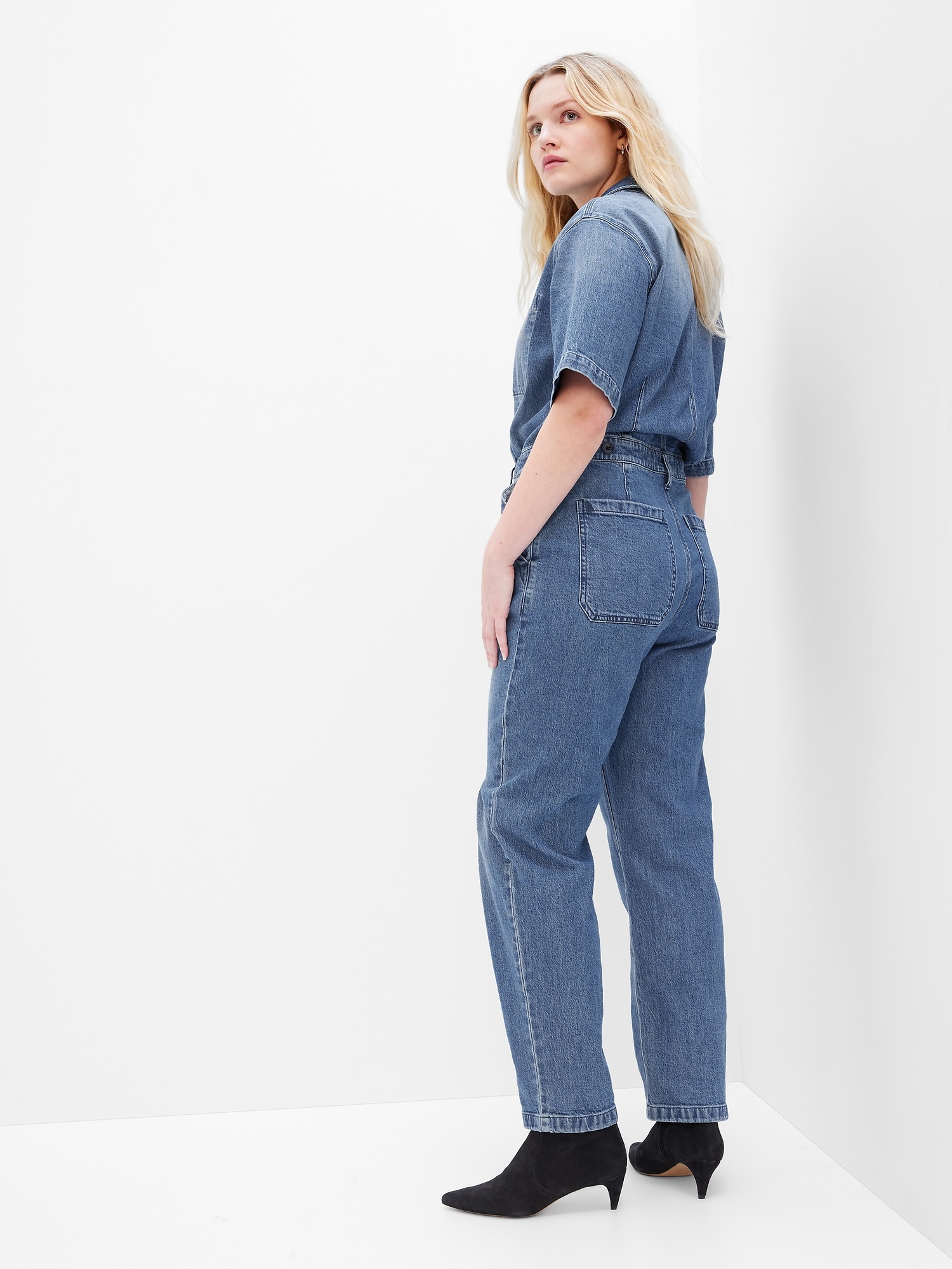 Женские комбинезоны Gap Denim Jumpsuit with Washwell — фото 5