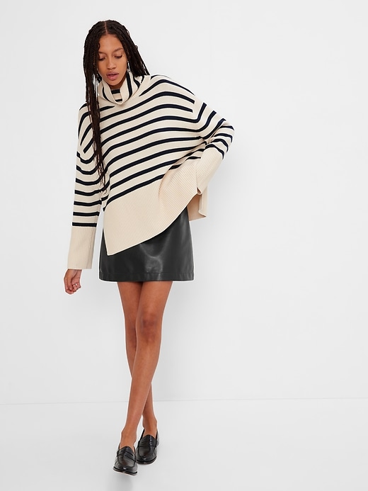 Gap oversized on sale turtleneck sweatshirt