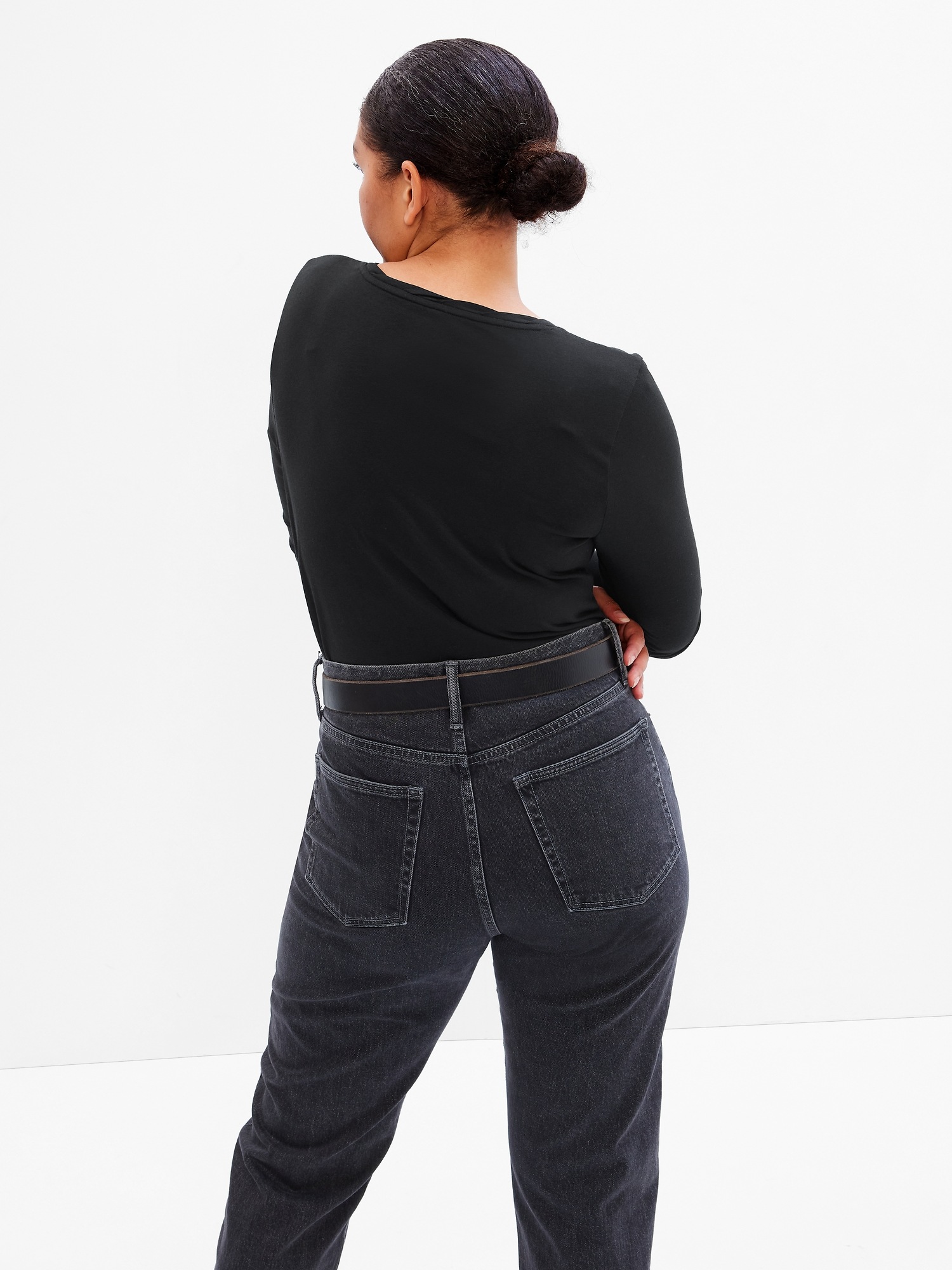 featherweight-twist-crewneck-top-gap