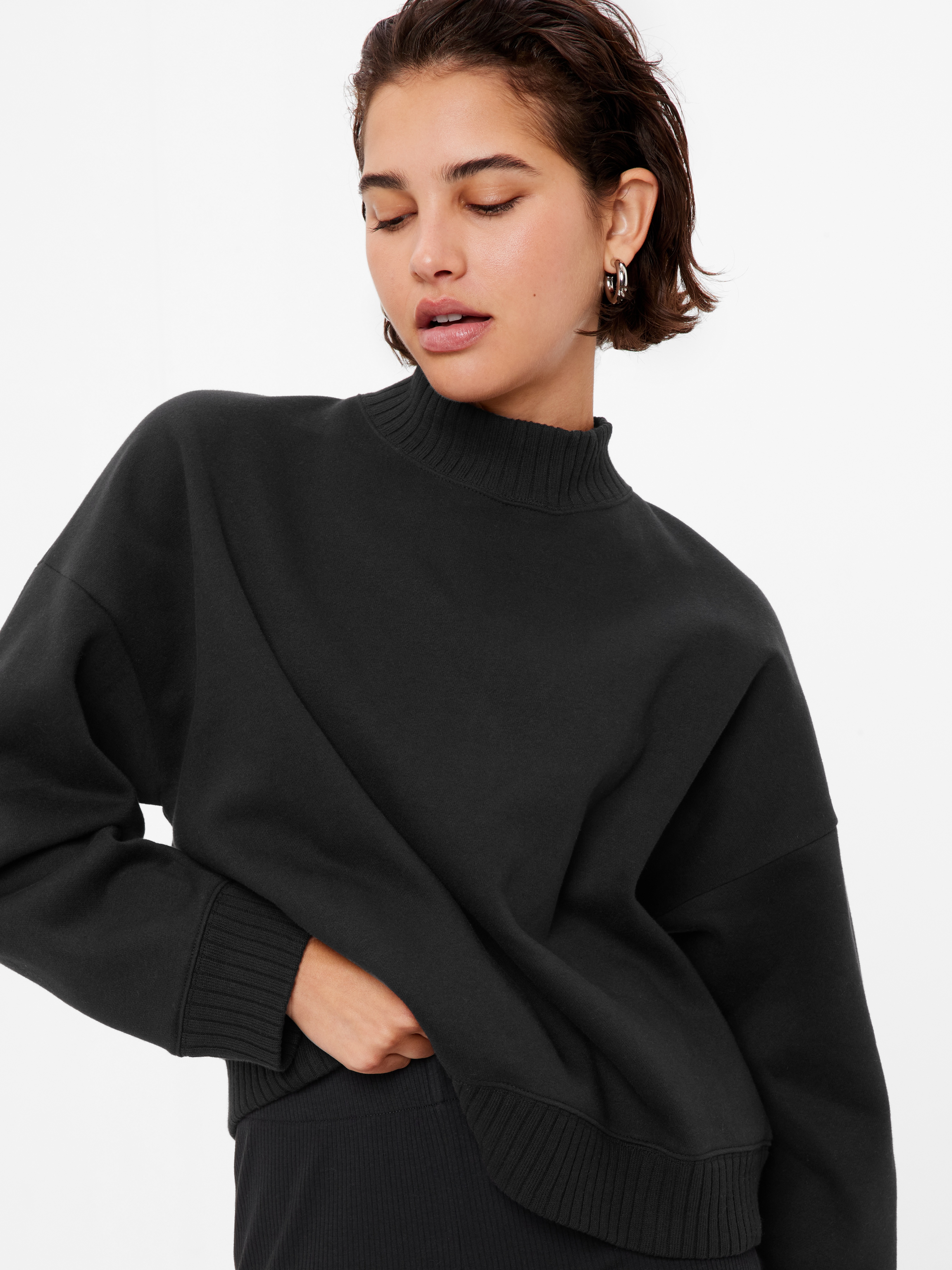 Women's Vintage Soft Mockneck Sweatshirt by Gap True Black Size Xxs