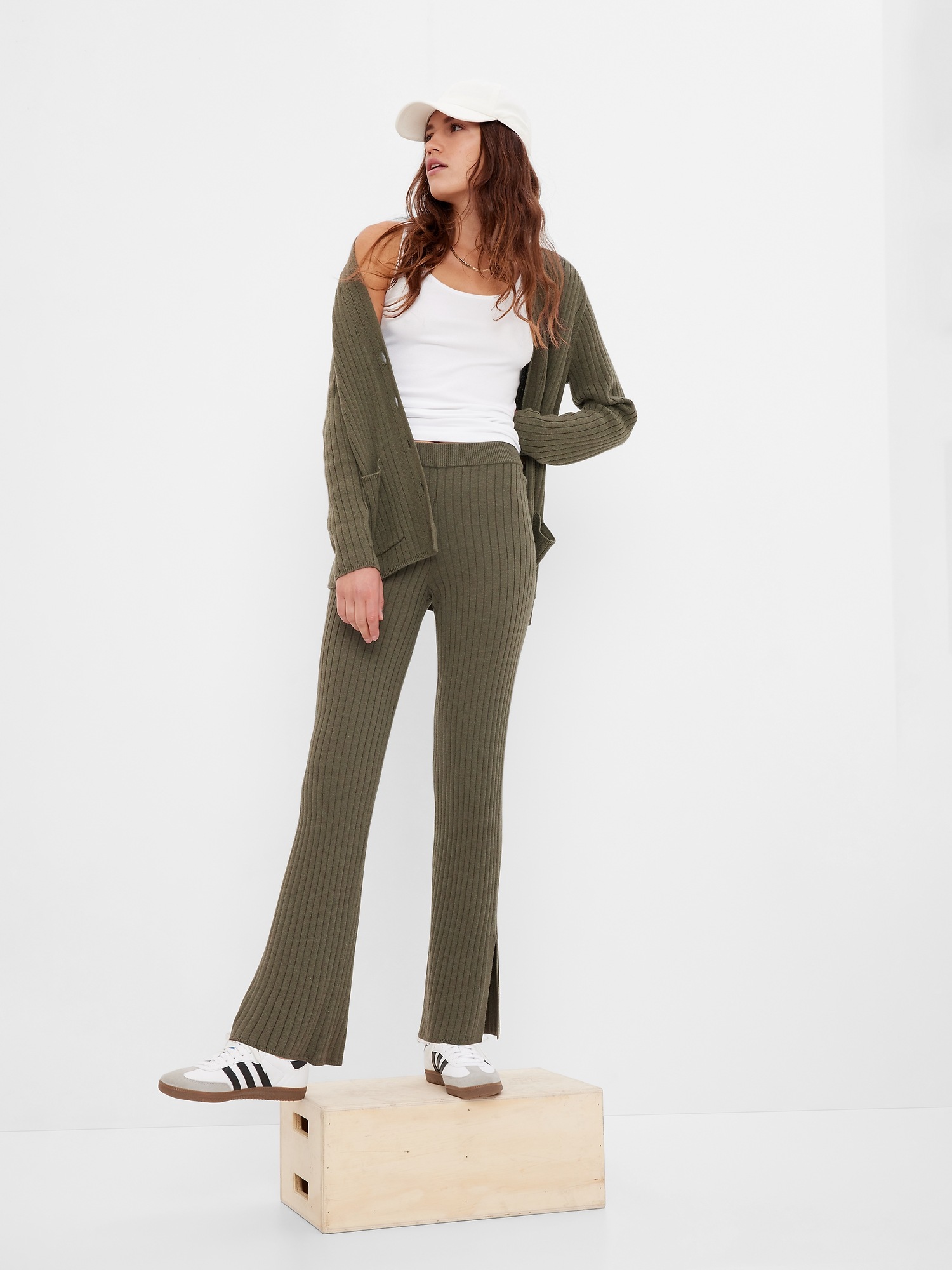 Gap sweater on sale pants