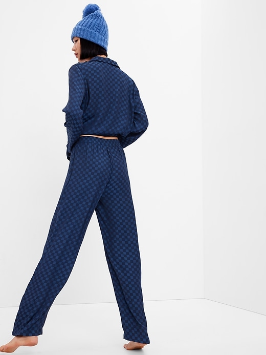 2 of 8 showing, with the color navy blue jacquard of product Satin Pajama Pants