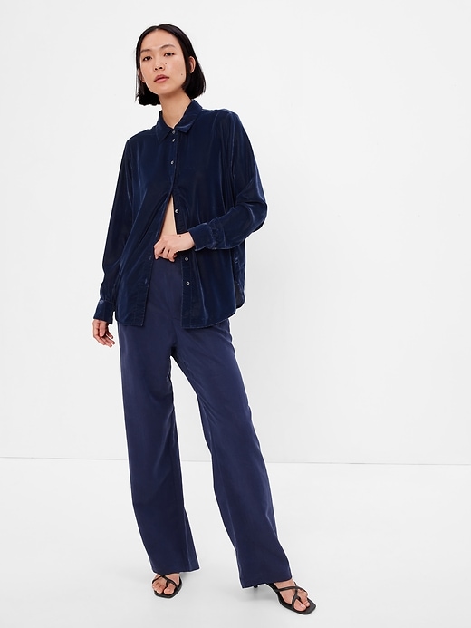 1 of 8 showing, with the color navy uniform of product Velvet Boyfriend Shirt
