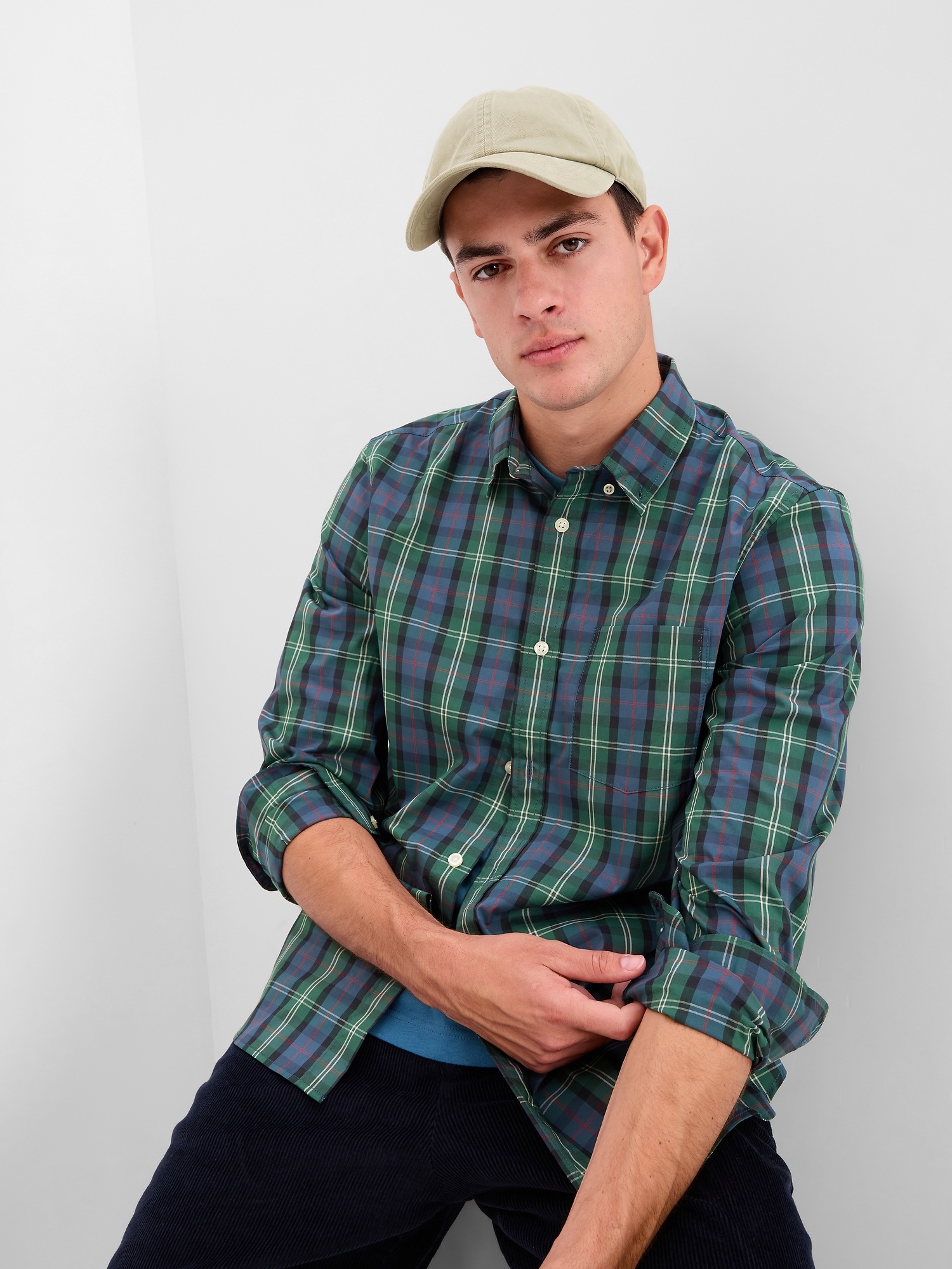 Gap All-Day Poplin Shirt in Standard Fit green. 1