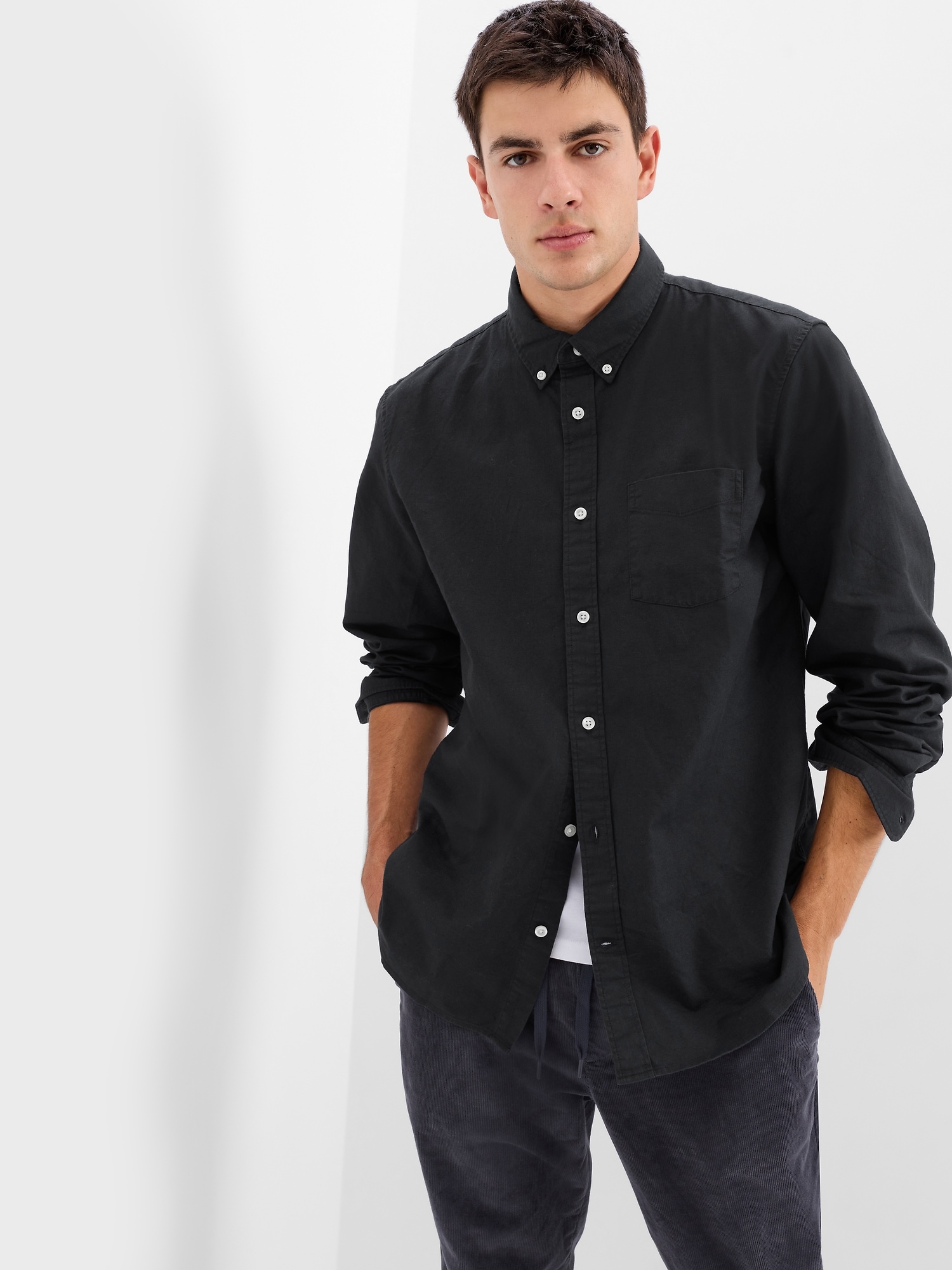 Gap Classic Oxford Shirt in Standard Fit