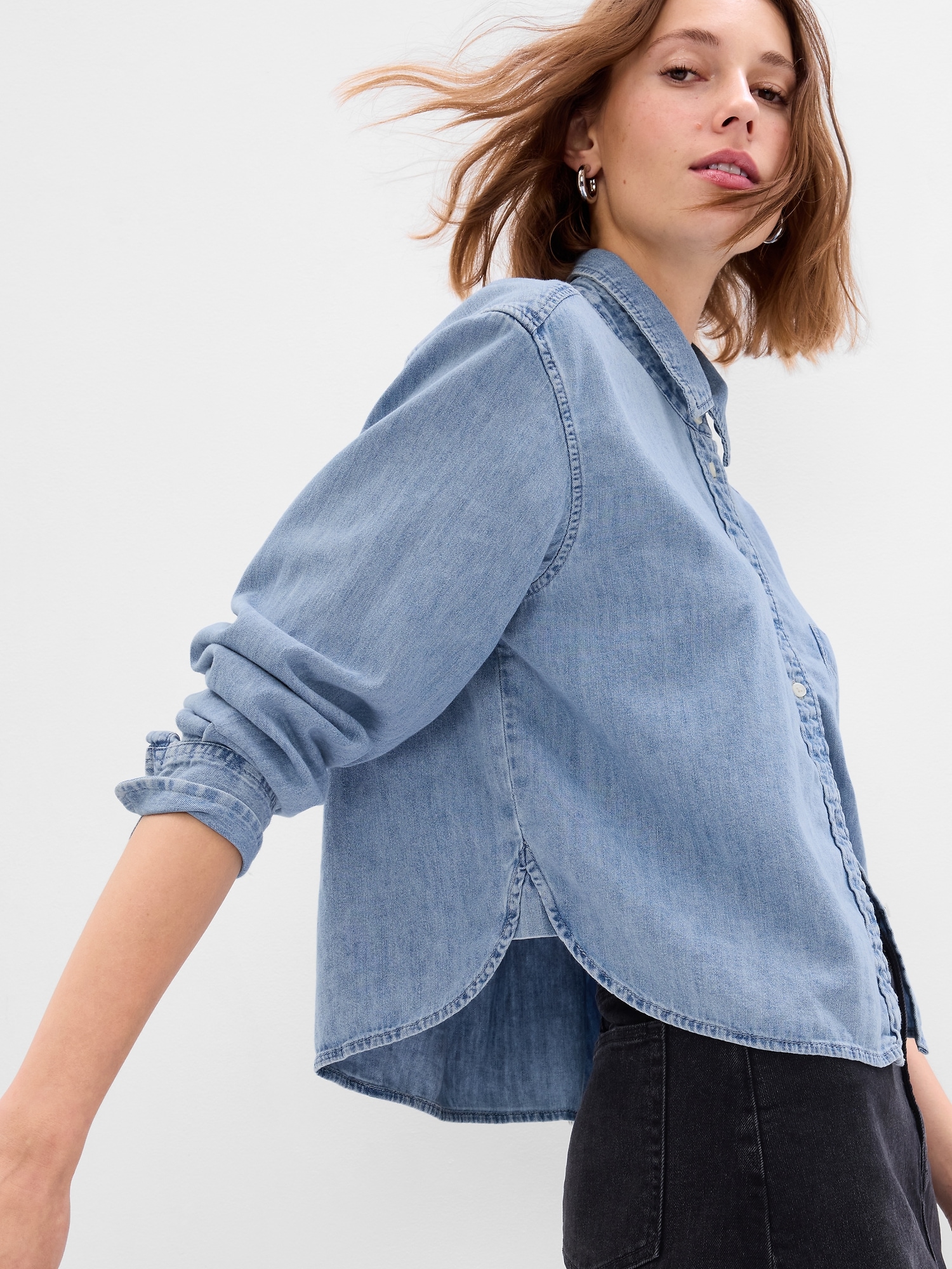 Gap Cropped Denim Shirt In Light Wash