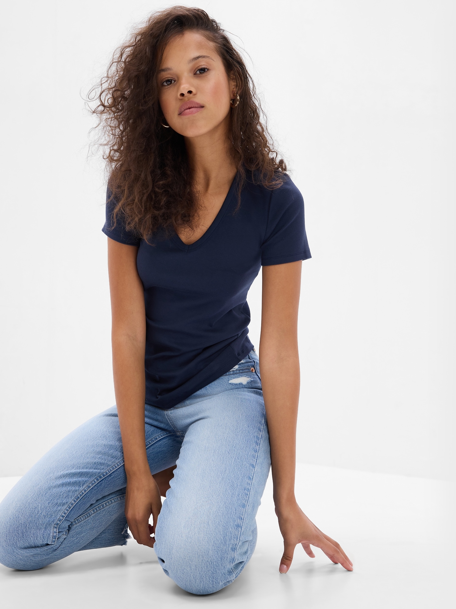 Modern V Neck T Shirt Gap