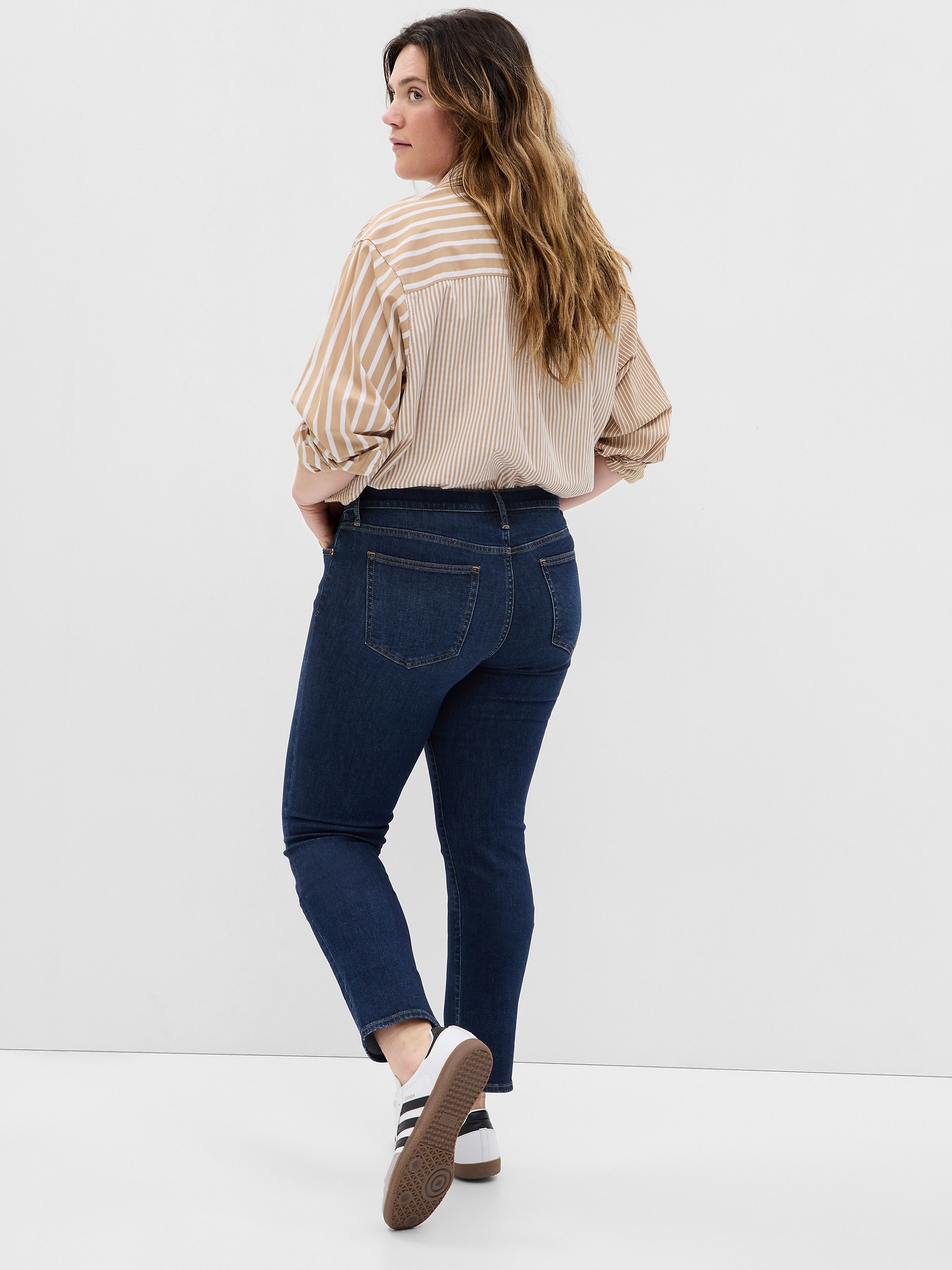 Mid Rise Classic Straight Jeans with Washwell | Gap