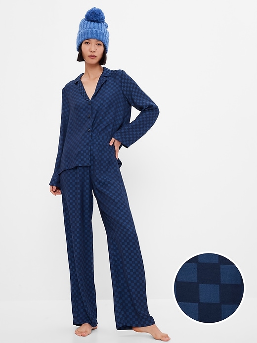 1 of 8 showing, with the color navy blue jacquard of product Satin Pajama Pants