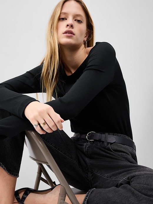1 of 8 showing, with the color true black of product Modern Boatneck T-Shirt