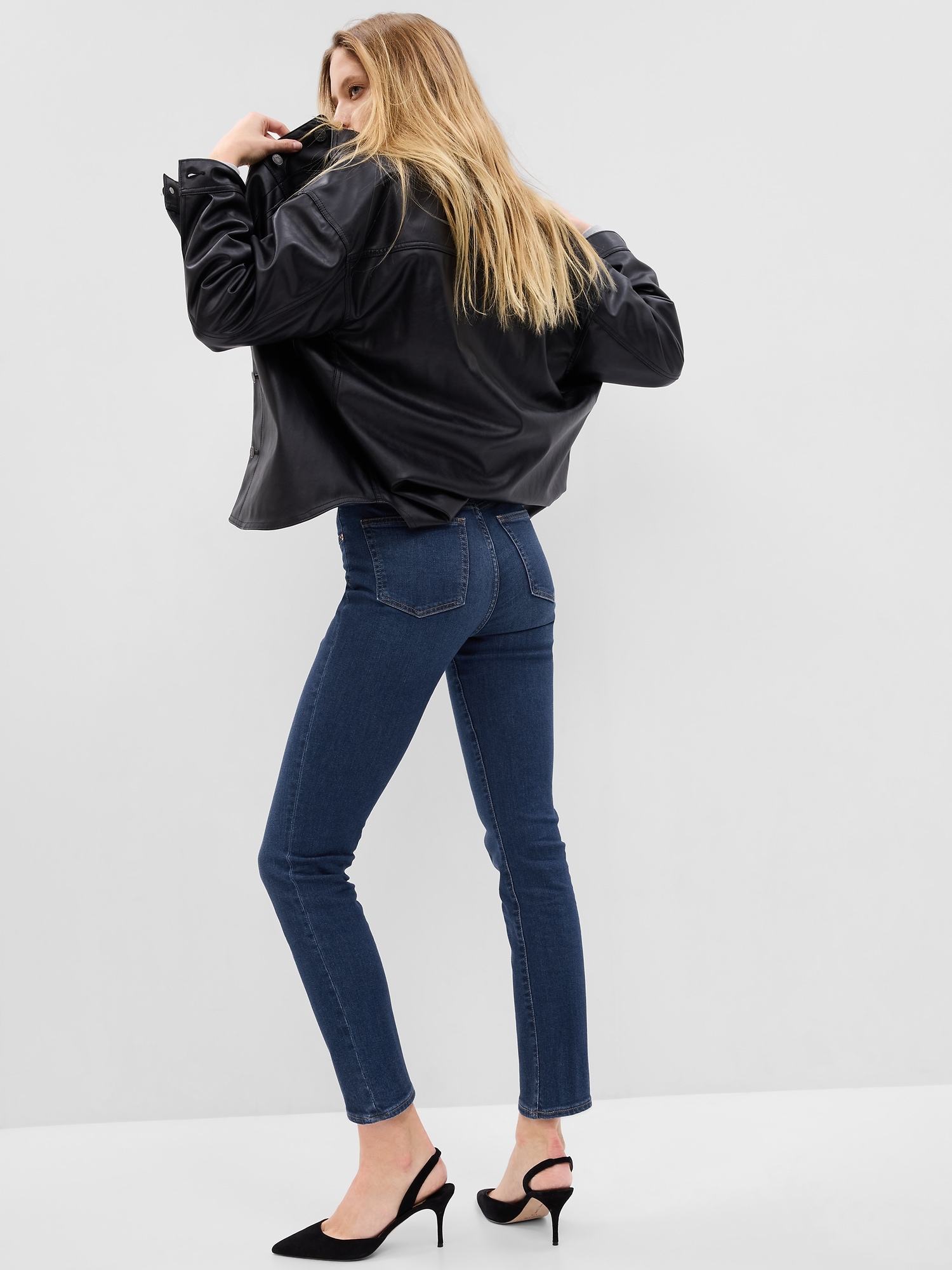 High Rise Classic Straight Jeans with Washwell | Gap