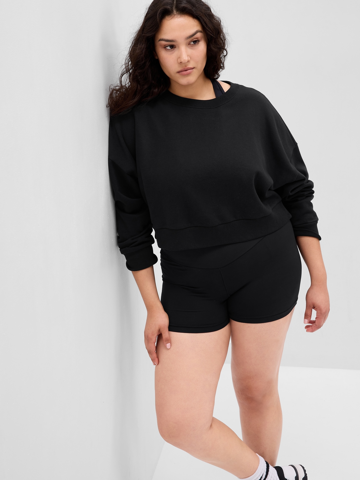 GapFit Sky High Rise Yoga Shorts in Eclipse Gap