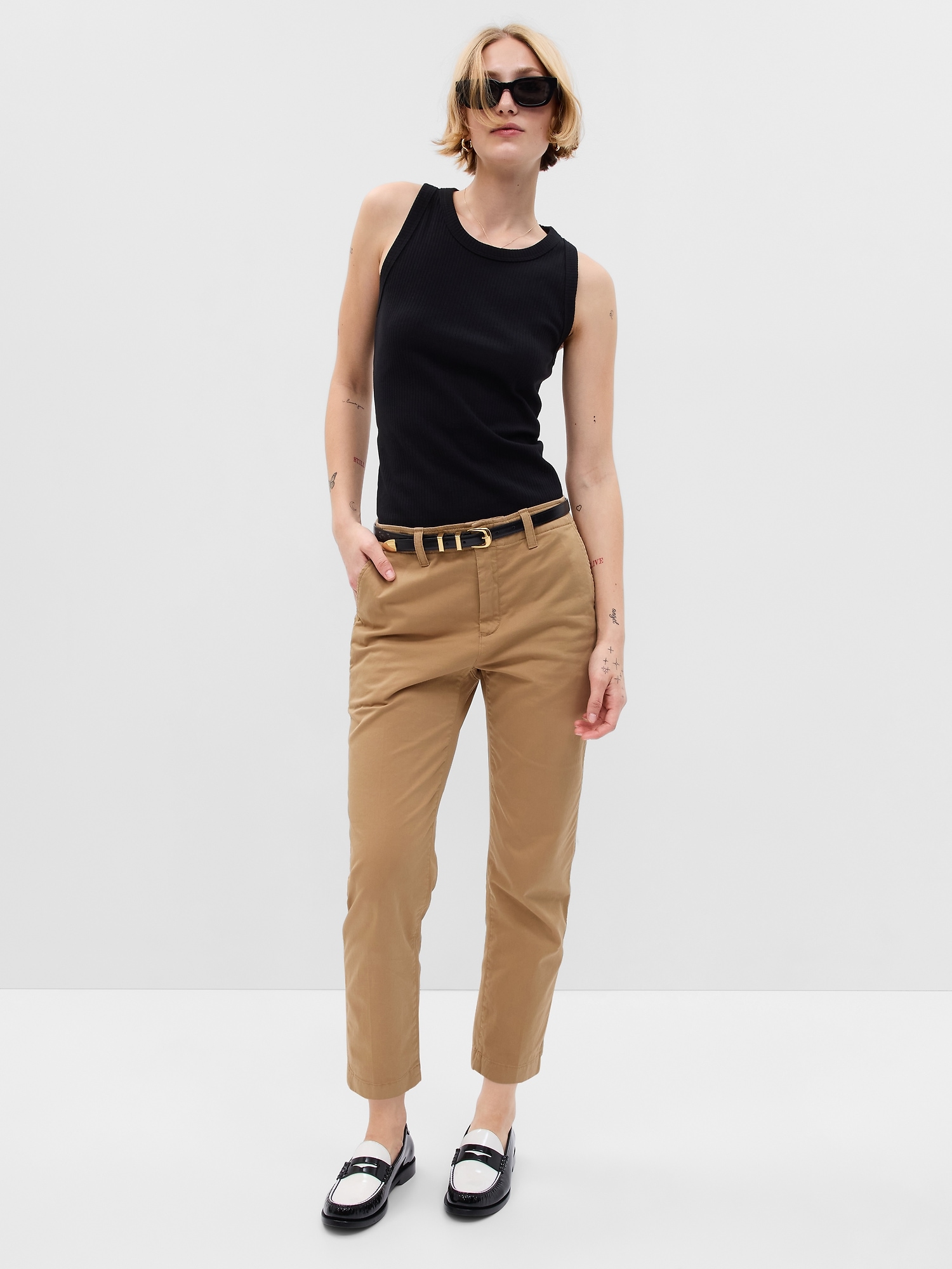 Gap Downtown Khakis In Mojave Tan