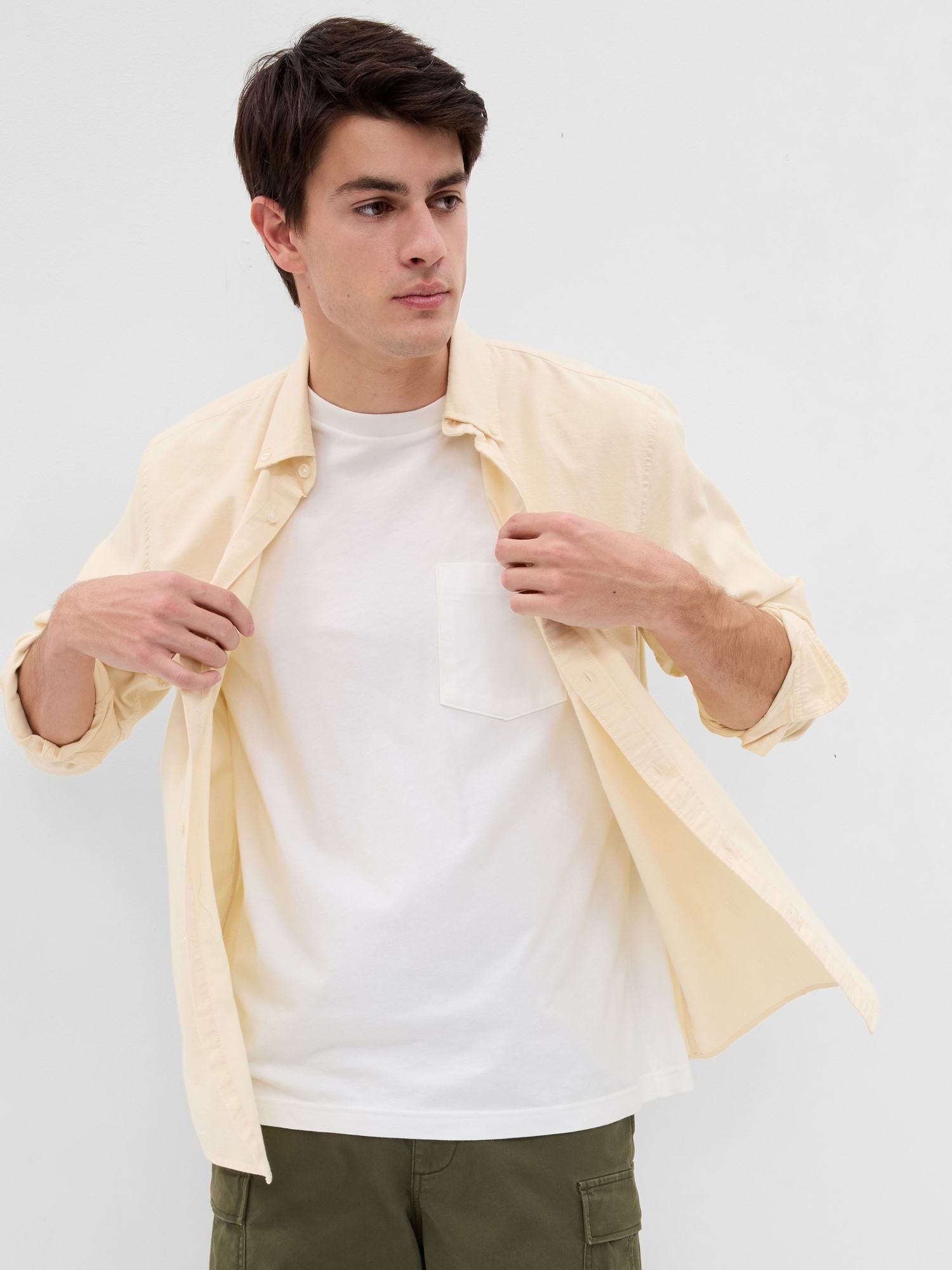 Gap Classic Oxford Shirt in Standard Fit with In-Conversion Cotton