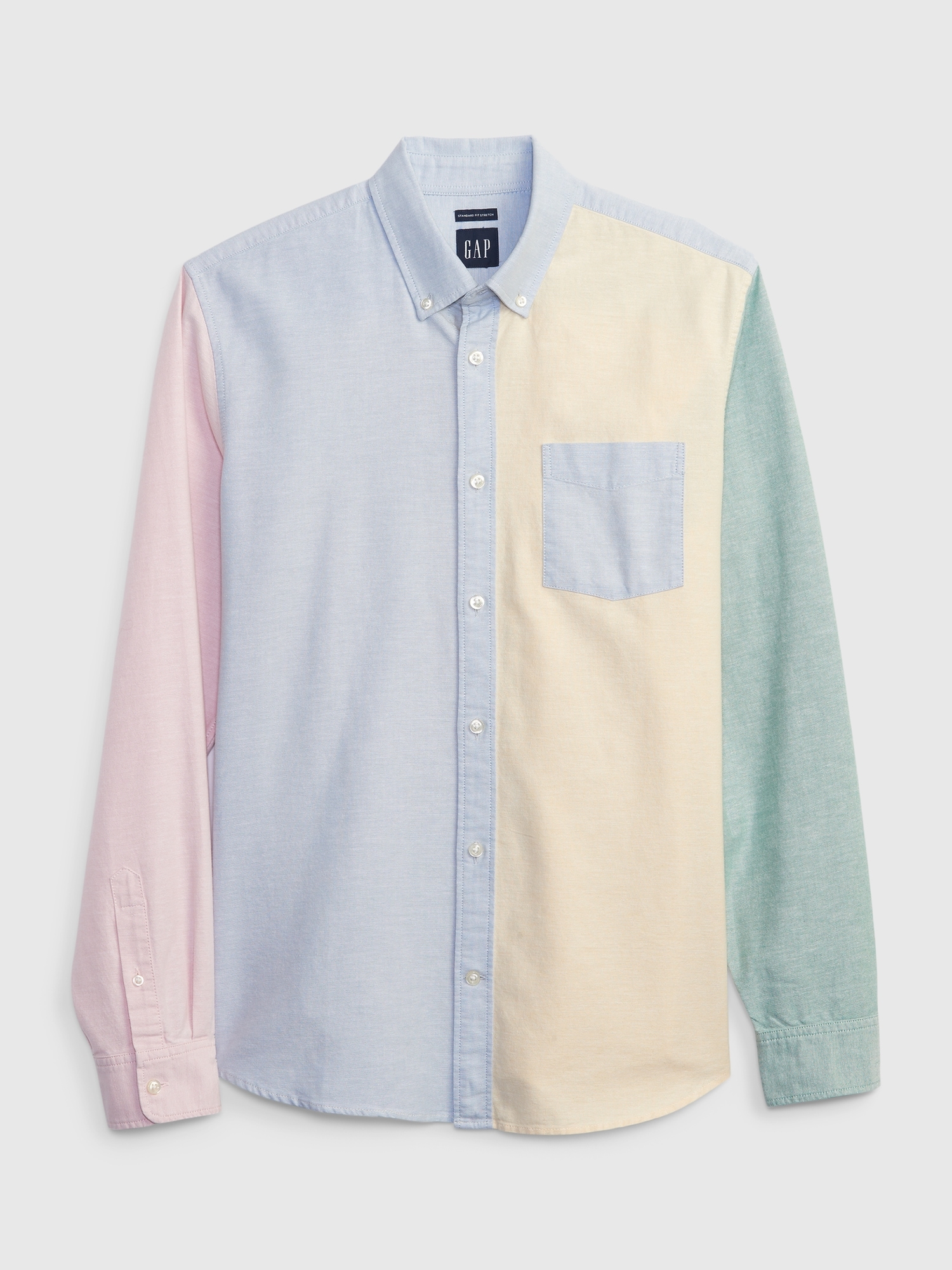 Classic Colorblock Oxford Shirt in Standard Fit with In-Conversion Cotton