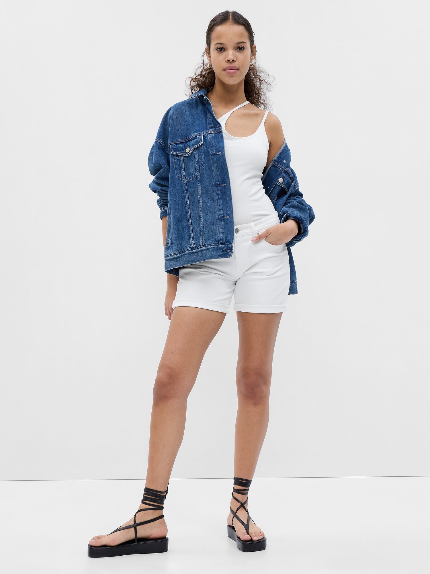 Gap 5” Mid Rise Girlfriend Denim Shorts