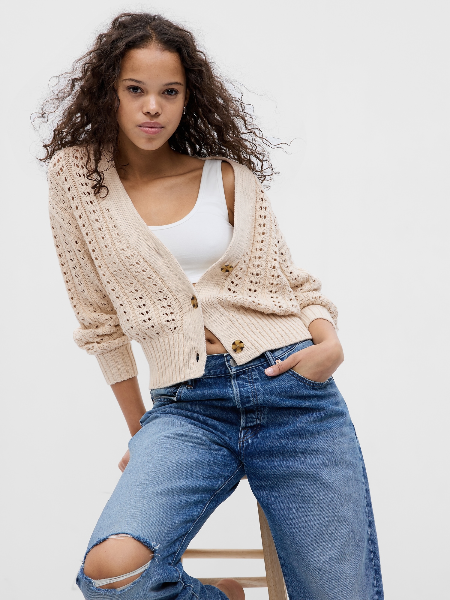 Gap Crochet Cardigan beige. 1