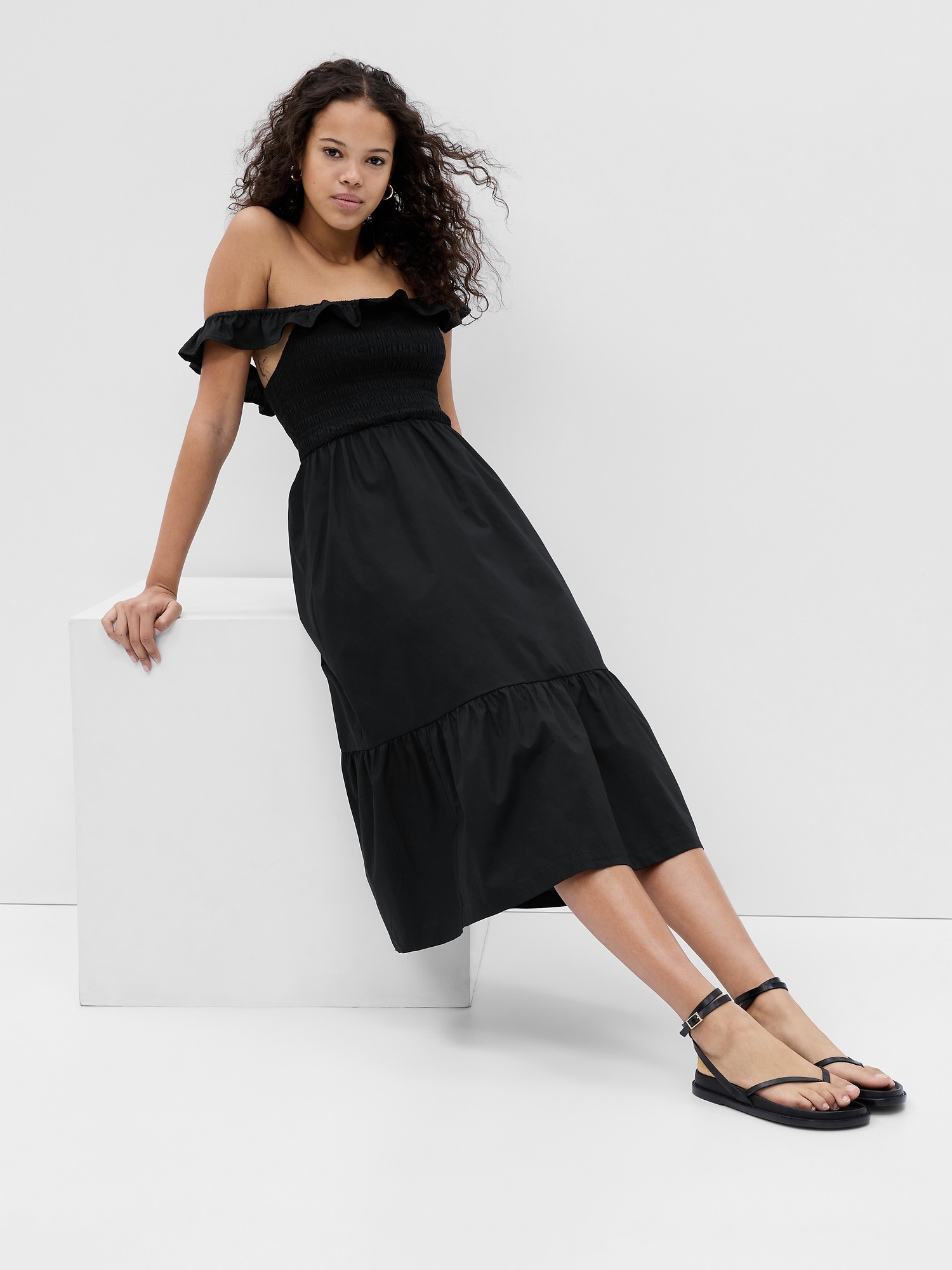 Gap Ruffle Neck Midi Dress black. 1