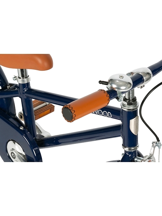 Image number 3 showing, Classic Bicycle