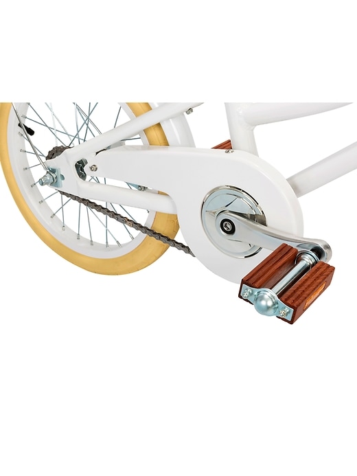 Image number 3 showing, Classic Bicycle