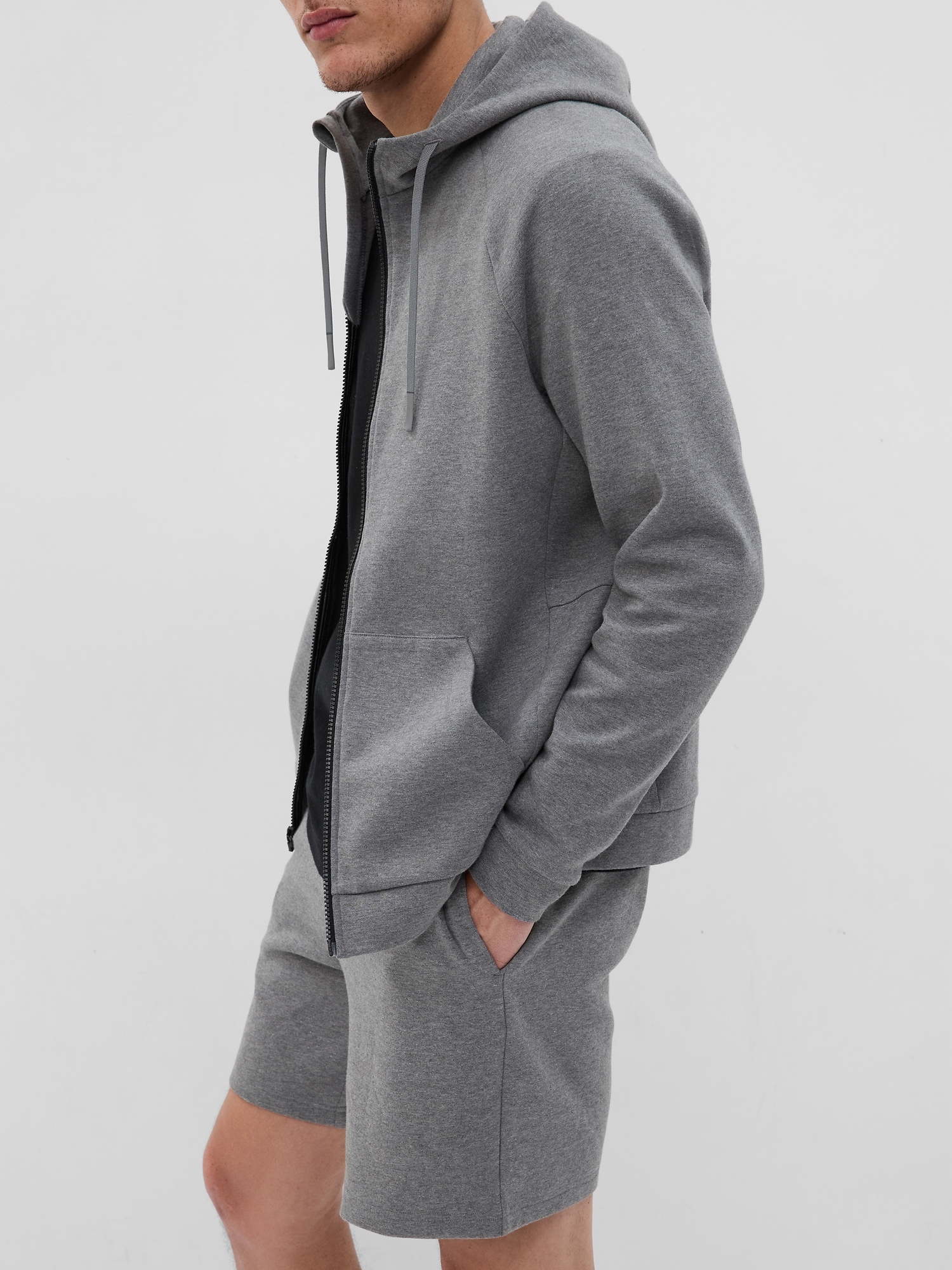 8" GapFit Tech Shorts with EWaist Gap