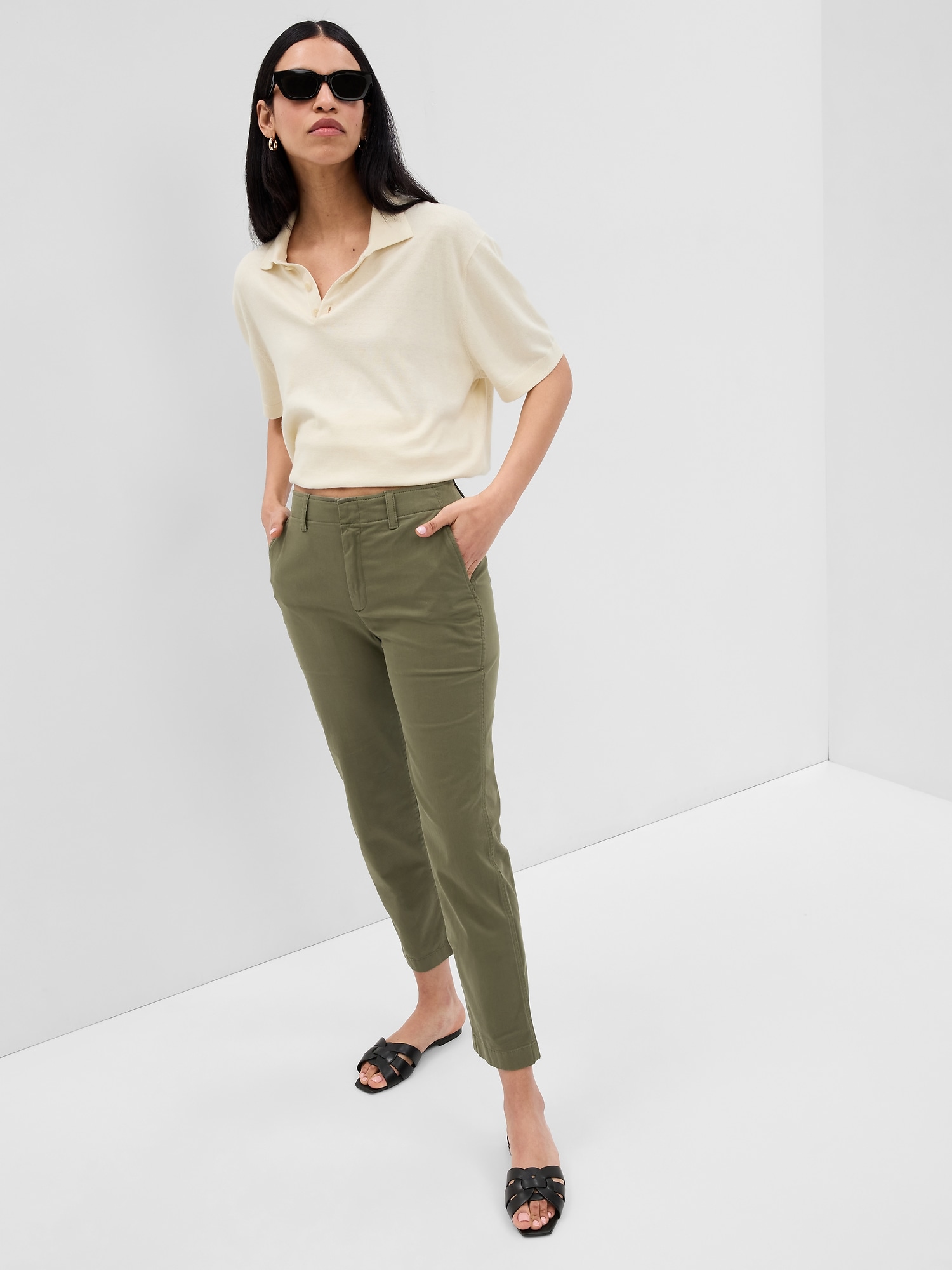 Gap Mid Rise Downtown Khakis green. 1