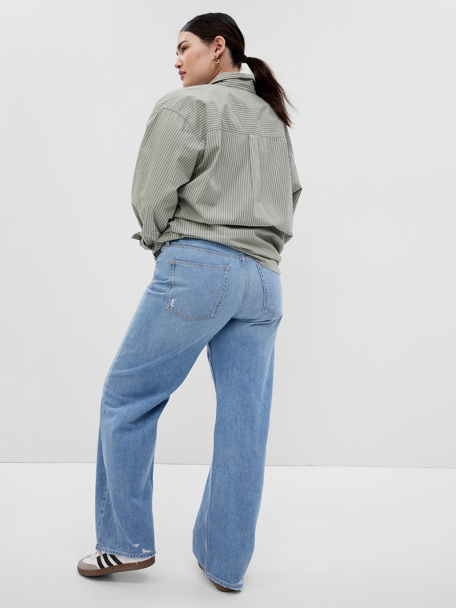 low-rise-stride-wide-leg-jeans-gap