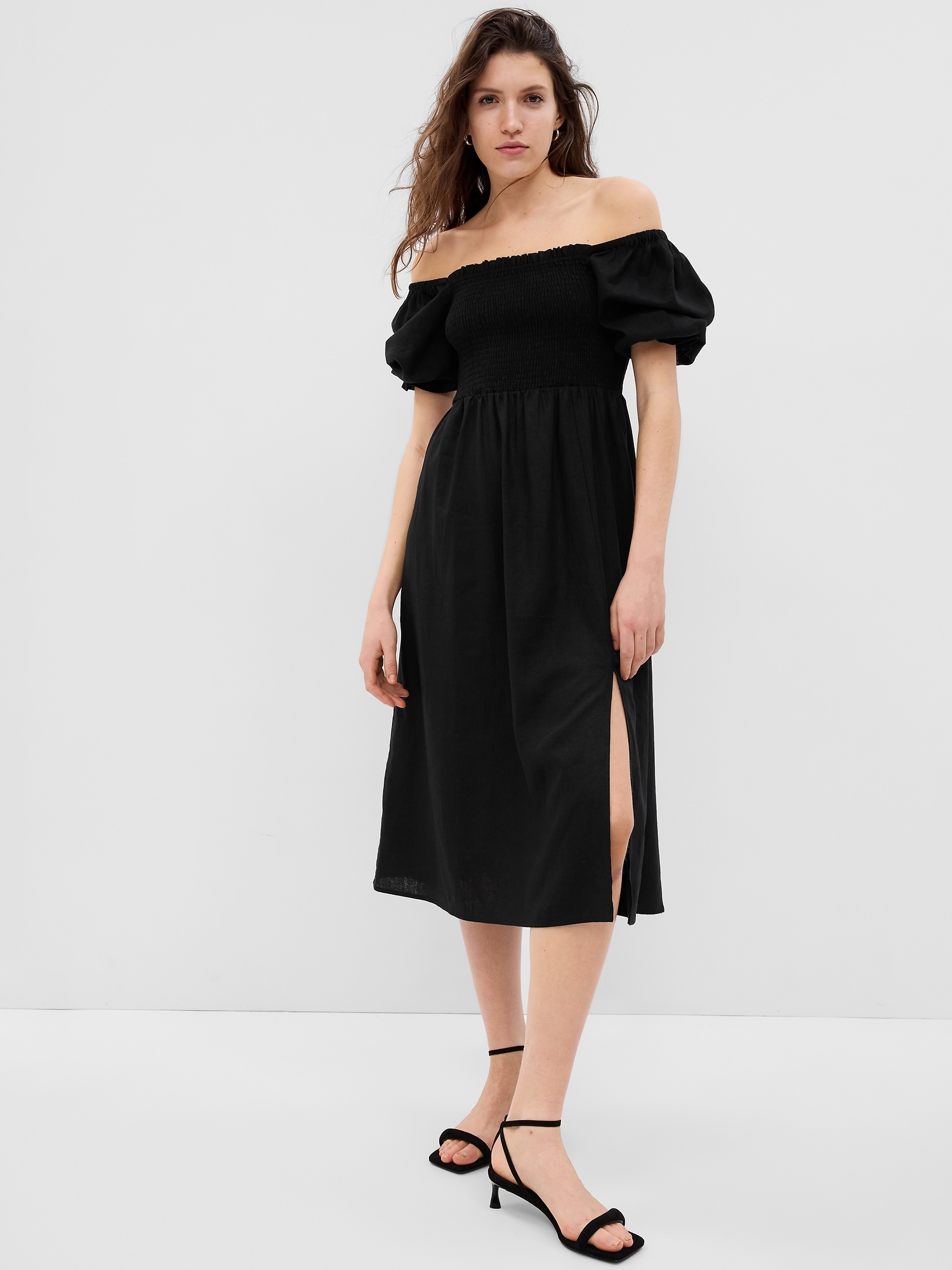 Gap Linen-Blend Puff Sleeve Midi Dress black. 1