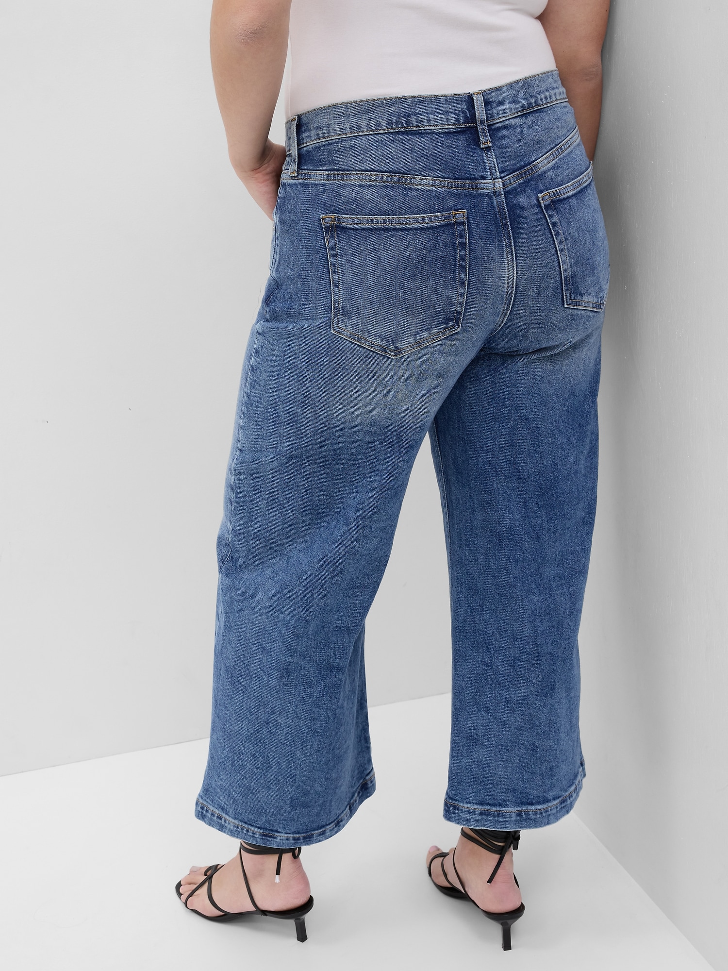 High Rise Stride Wide-Leg Ankle Jeans with Washwell | Gap