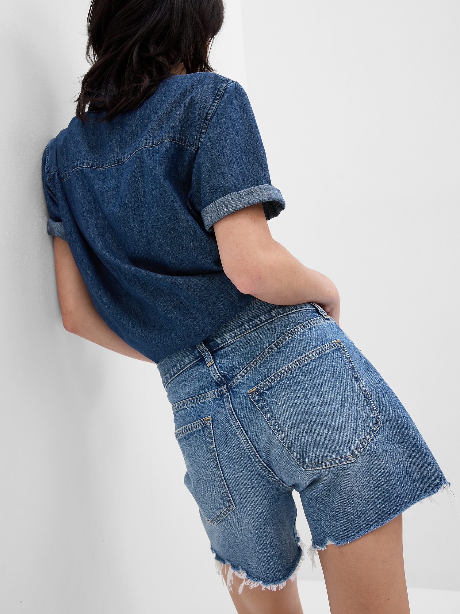 4 Low Rise Stride Denim Shorts With Washwell Gap 4 Low Rise Stride Denim Shorts With Washwell Gap