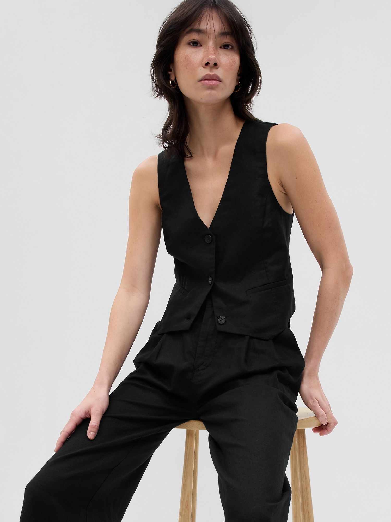 Gap Linen-Cotton Vest black. 1