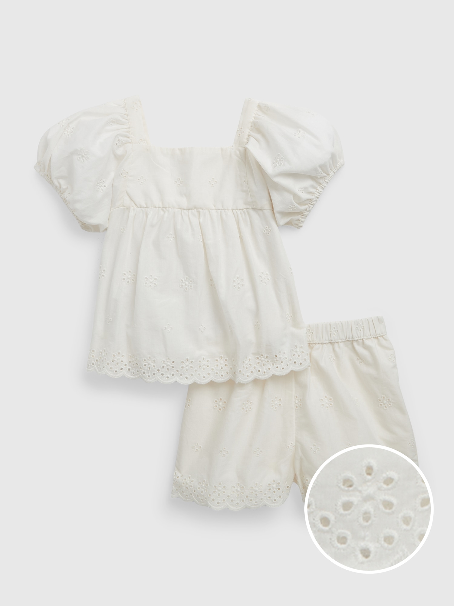 Gap Toddler Eyelet Outfit Set white. 1