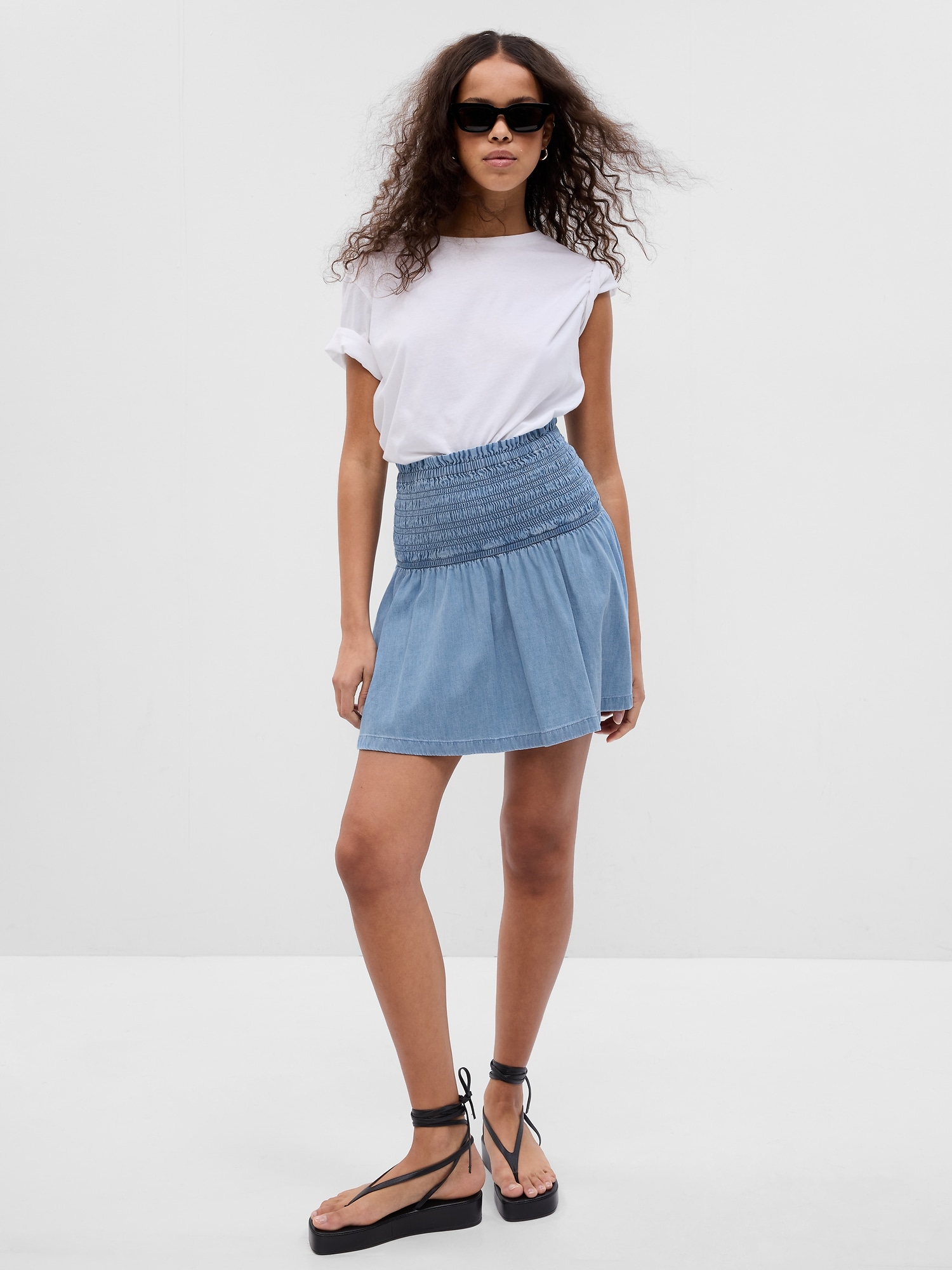 GAP LENZING3 TENCEL3 LYOCELL SMOCKED DENIM MINI SKIRT WITH WASHWELL 
