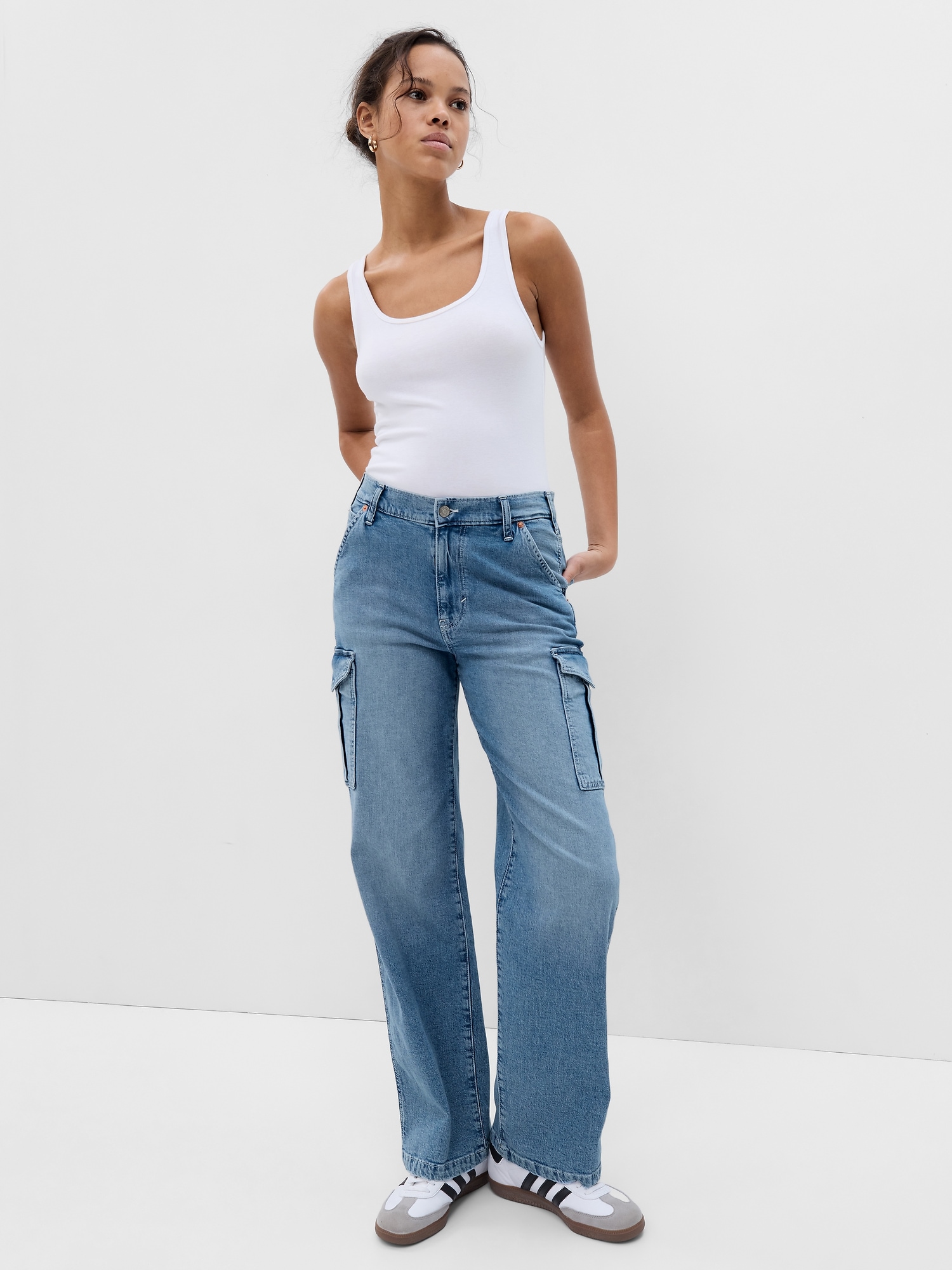 Gap Mid Rise '90s Loose Cargo Jeans In Light Indigo