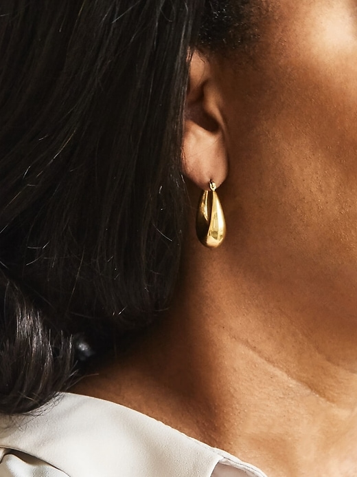 Image number 2 showing, Gold Oval Hoop Earrings